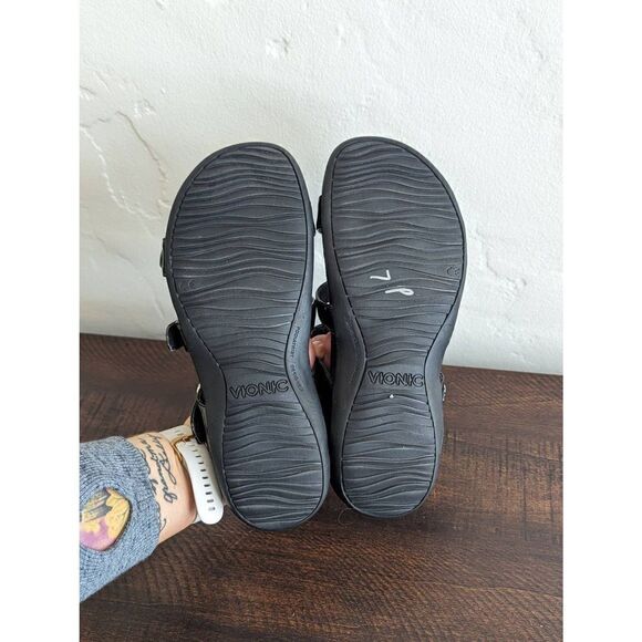 Vionic Misa Black Leather Strappy Buckled Slide Sandals - Size 7 - Picture 7 of 8